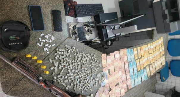 Homem é preso por tráfico de drogas e posse ilegal de arma de fogo em Alcântara