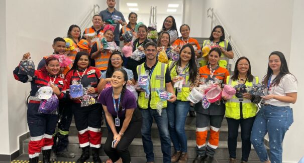 Funcionários do Aeroporto de São Luís confeccionam acessórios para crianças com câncer
