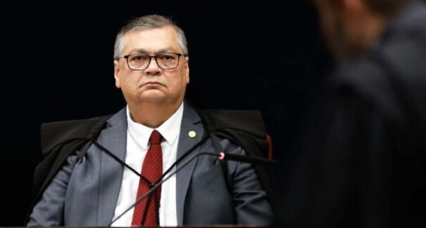 Flávio Dino suspende emendas de R$ 4 Bilhões e solicita inquérito da Polícia Federal