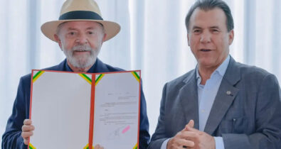 Lula assina decreto e eleva salário mínimo para R$ 1.518 em 2025