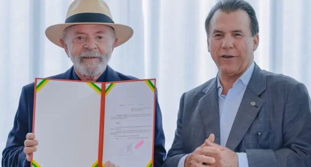 Lula assina decreto e eleva salário mínimo para R$ 1.518 em 2025
