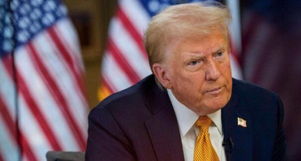 Donald Trump assina decreto que estabelece tarifa recíproca a nações que taxam EUA