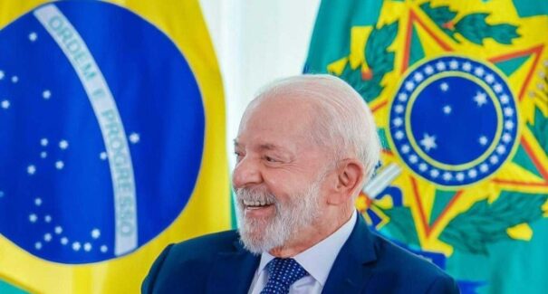 Lula anuncia modalidade de crédito consignado disponível para trabalhadores CLT