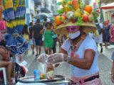 Falta de emprego leva populares à economia criativa na Rua Grande