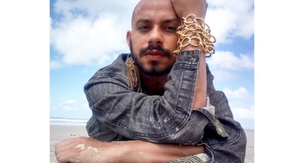 Artista Xerxes apresenta pela primeira vez composições autorais no poket show Laroyê Sessions