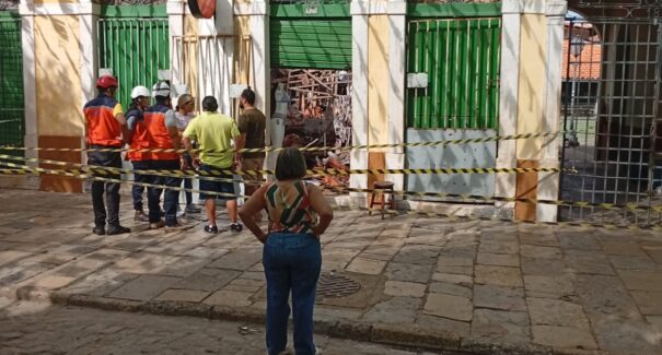 Defesa Civil fará análise de desabamento de teto de loja externa ao Mercado das Tulhas