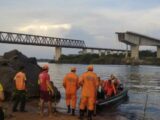 Mais dois corpos são encontrados após desabamento da ponte