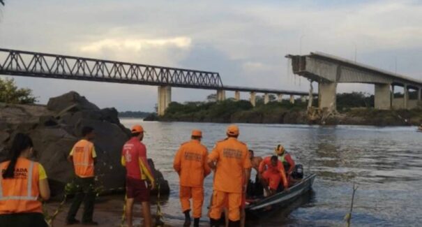 Mais dois corpos são encontrados após desabamento da ponte