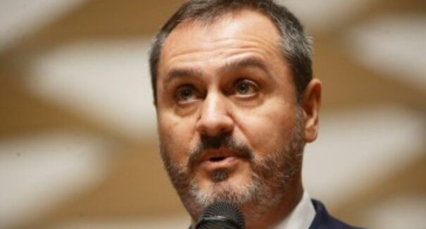 Diretor da PF afirma não ter elementos para indiciar Michelle e Eduardo Bolsonaro