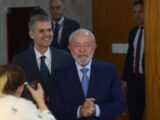 Com nova estratégia de comunicação, Lula assume a linha de frente e responde a críticas