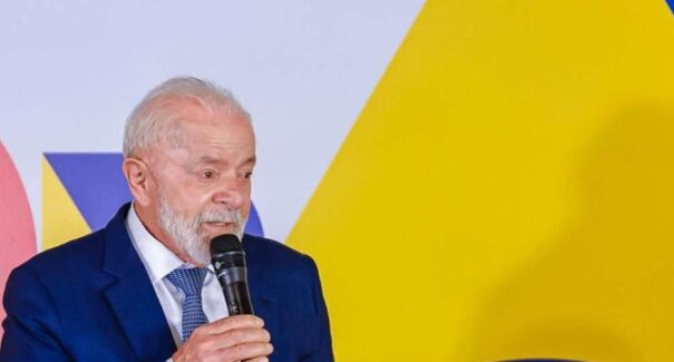 ‘Fale com respeito comigo’, diz Lula sobre Donald Trump durante discurso em evento