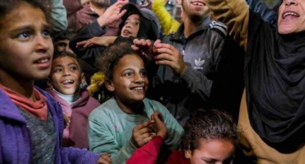 Israel aprova cessar-fogo em Gaza com libertação de reféns e prisioneiros palestinos