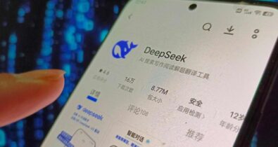 DeepSeek, IA chinesa de baixo custo, causa queda nas ações de empresas de tecnologia dos EUA