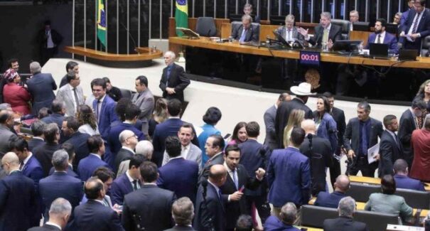 Tensão entre Congresso e Supremo marca o início de 2025