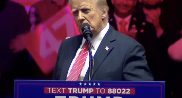 Trump chama imigrantes de “pessoas horríveis” e promete deportação em massa