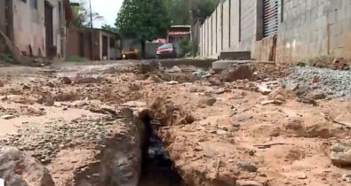 Residentes do bairro Santa Rosa denunciam danos em suas casas devido obra de construtora