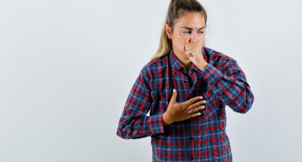 Azia e queimação? Saiba como identificar e controlar o refluxo