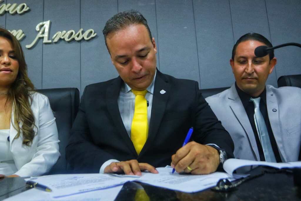 Paço do Lumiar recua e libera retorno de estagiários do Ceuma às UBSs após reunião