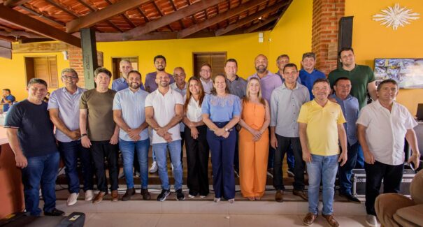 Prefeitos do Médio Sertão também defendem o nome de Roberto Costa na presidência da Famem