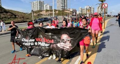 Mulheres protestam contra estupro e violência na Avenida Litorânea