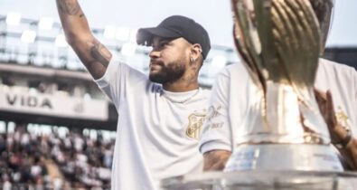 Segundo jornalista, Santos e Al-Hilal fecham acordo para empréstimo de Neymar