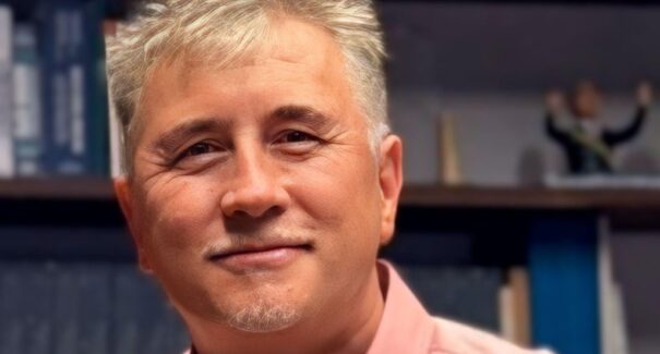 Padre Claudio Bombieri lança livro “Pai Nosso” e ressignifica a oração como projeto de vida