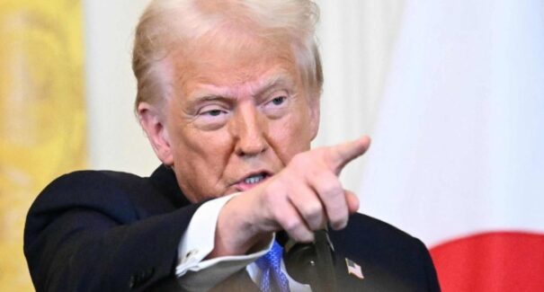 Trump anuncia novas tarifas de 25% sobre importações de aço e alumínio a partir desta segunda-feira (10)