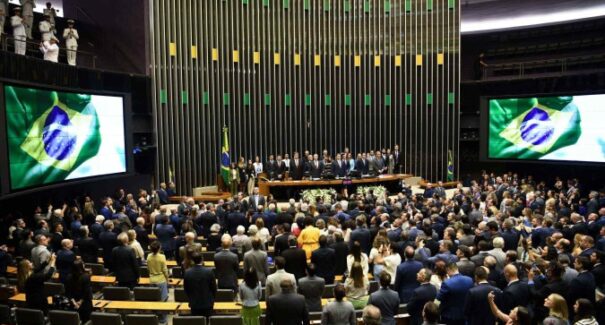 Centrão amplia verba de ministérios estratégicos em mais de 100% no orçamento de 2026