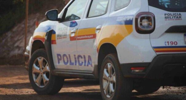 Homem é preso por tentativa de homícidio contra a mãe e o sobrinho por causa de iogurte