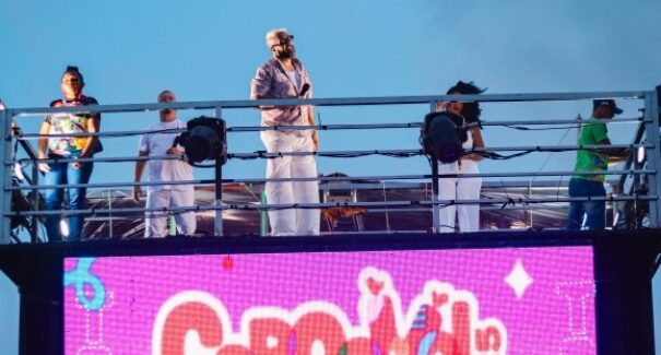 Belo encerra pré-carnaval do Circuito Vem Pro Mar