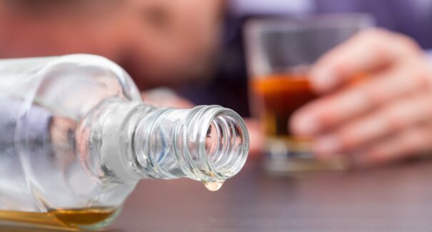 Estudo indica que Ozempic pode diminuir desejo e consumo abusivo de álcool