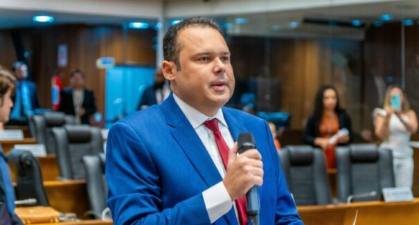 Dalton Arruda assume mandato na Assembleia