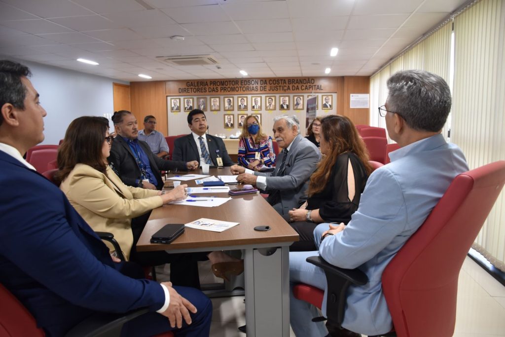 Reunião sobre a implementação de políticas de acessibilidade no MPMA (Foto: CCOM-MPMA)