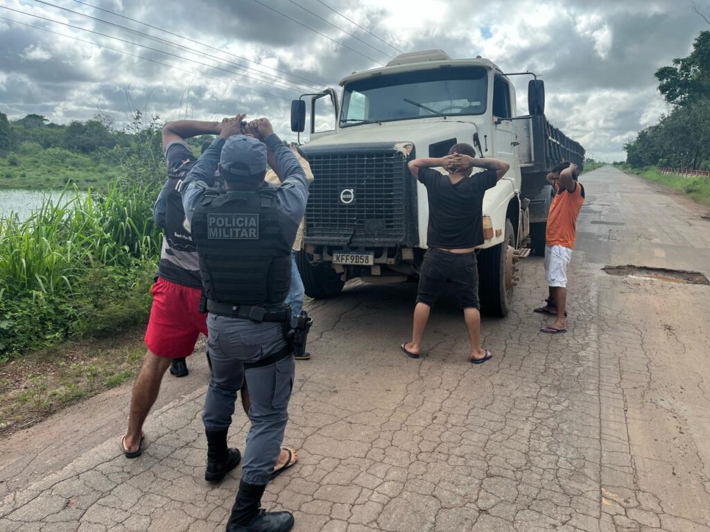 PMMA e Força Tática recuperam trilhos furtados de mineradora em Miranda do Norte