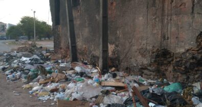 Moradores do Centro pedem solução para lixão