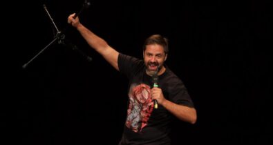 Humorista Fábio Rabin em São Luís neste domingo (09) no Teatro Arthur Azevedo