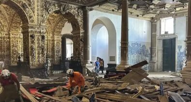 Desabamento de teto de igreja histórica causa morte de jovem na Bahia