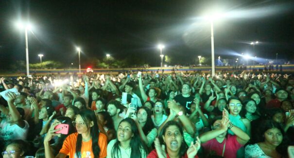 1º Pré-Retiro Cultural 2025 reúne multidão em noite de adoração no Viva Maiobão