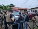 Duas pessoas são presas em flagrante, armas de fogo e drogas são apreendidas em Arari