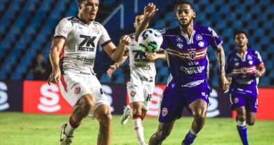 MAC luta, mas vacila, toma gol no 2º tempo e perde para o Vitória