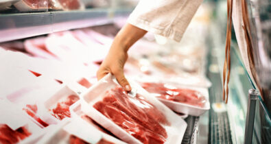 O que estamos realmente consumindo ao comer carne que chega na prateleira dos supermercados