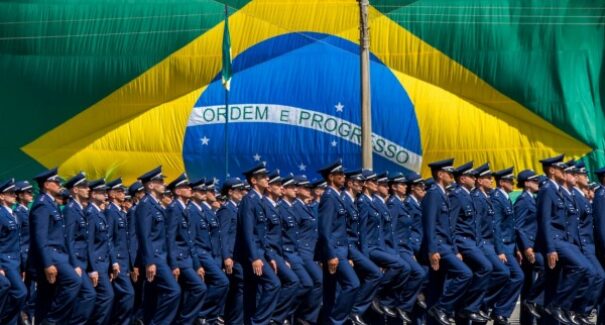 FAB disponibiliza concurso com 345 vagas e salários de até R$ 8,2 mil
