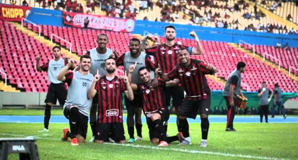 Moto, animado, desafia o Sport em Recife