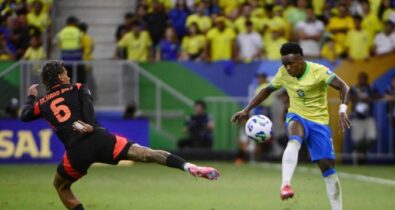 Vini Jr. marca nos acréscimos e seleção sobe na tabela das Eliminatórias da Copa