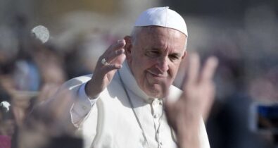 Papa Francisco terá alta no domingo(23) e planeja fazer aparição pública