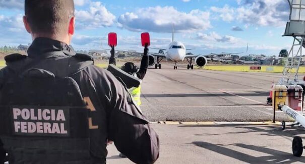PF prende condenado por roubo ao desembarcar no aeroporto de São Luís