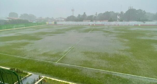 Chuvas alagam gramado e adiam jogo MAC X Tuntum, em Cantanhede