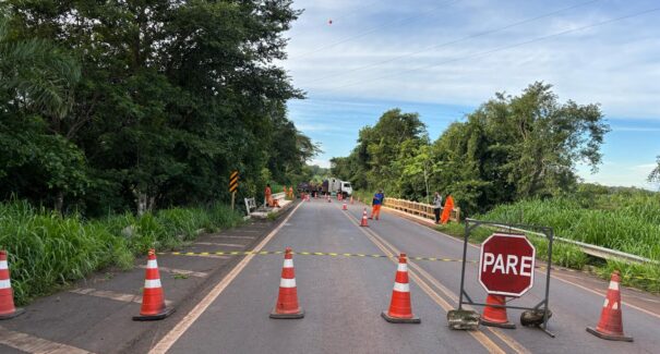 Ponte sobre o Rio Natividade, na BR-010, é totalmente interditada por problemas na infraestrutura