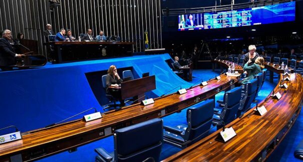Estatais terão cota de 30% para mulheres nos conselhos de administração