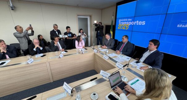 Eliziane Gama participa de ato que dá início à recuperação da MA-014